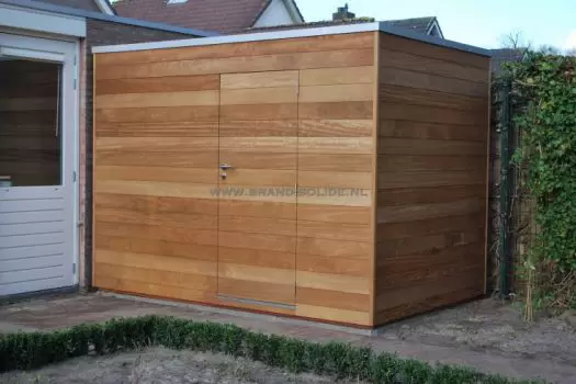 Kubus Iroko 300 x 200