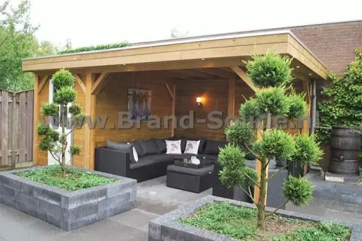 Berging + overkapping 550 x 300