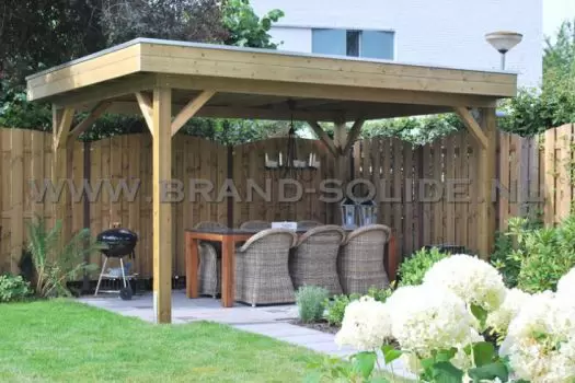 Buitenverblijf vuren 400 x 400