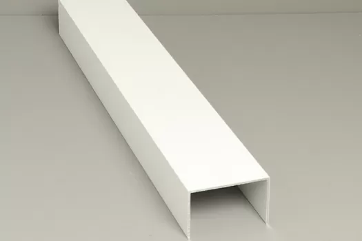 Zijprofielen t.b.v. afwerking Glaswand