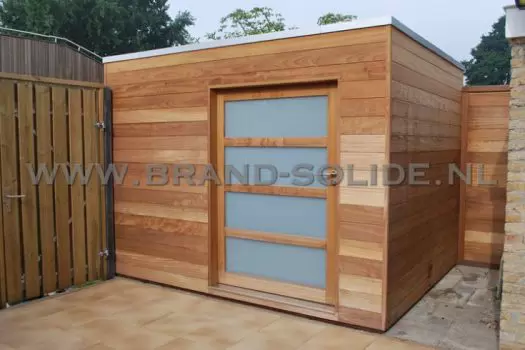 Kubus Iroko 300 x 300